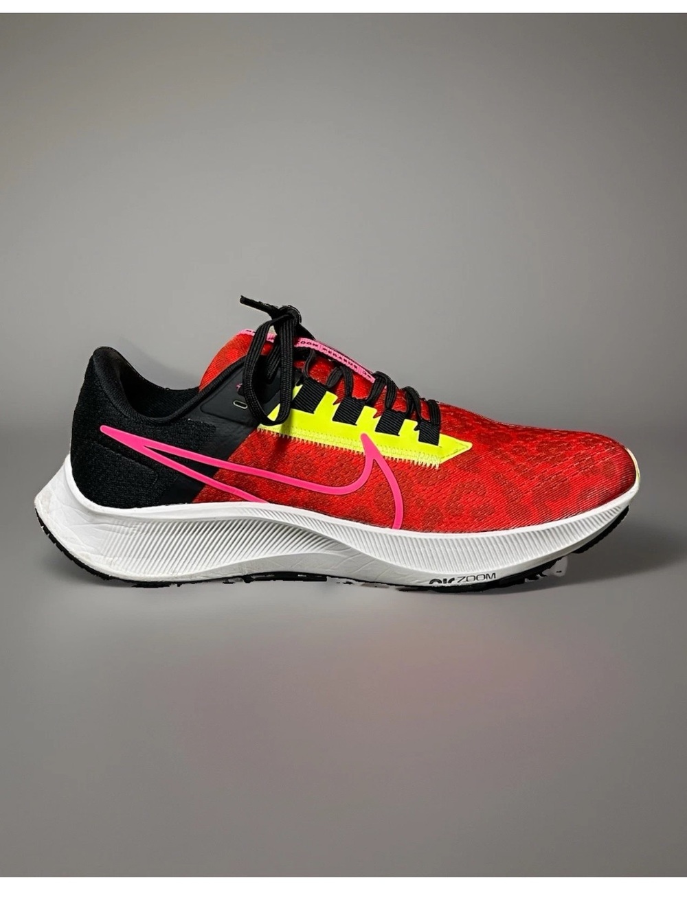 Nike Air Zoom Pegasus 38 Women's Sneakers Chile Red Hyper Pink Size 9